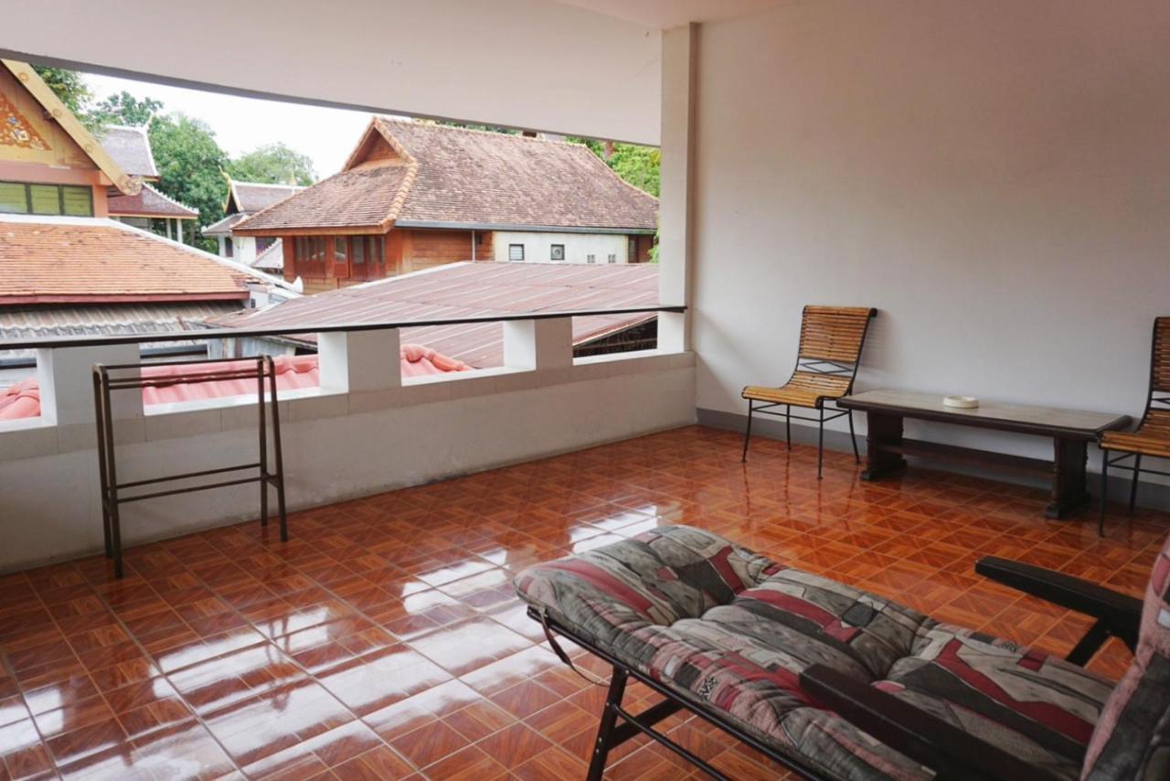 Manee Guesthouse And Record บ้านมานี Chiang Mai Exterior photo