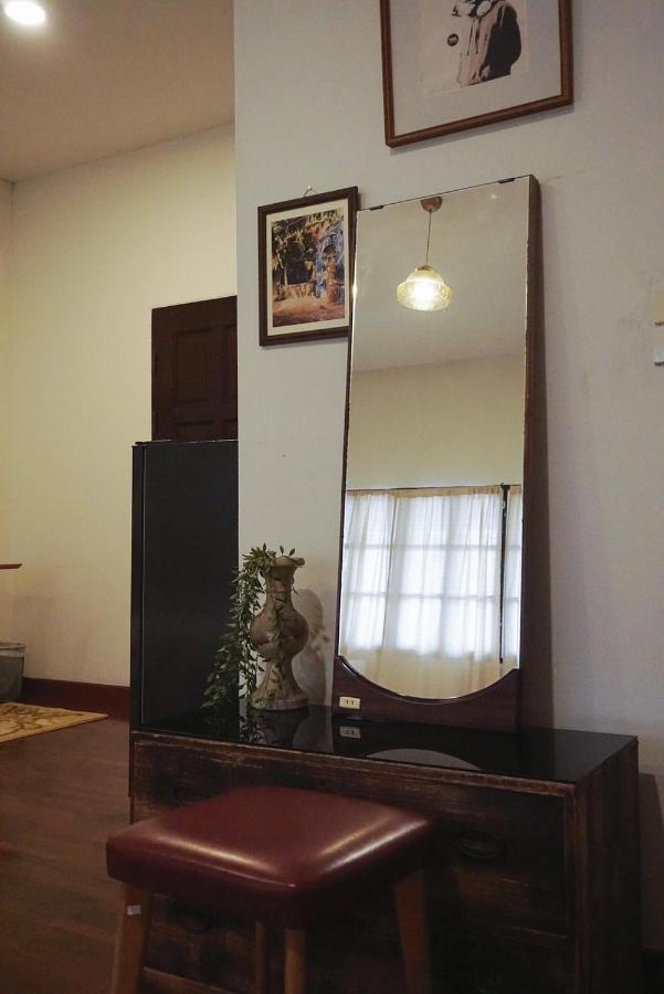 Manee Guesthouse And Record บ้านมานี Chiang Mai Exterior photo