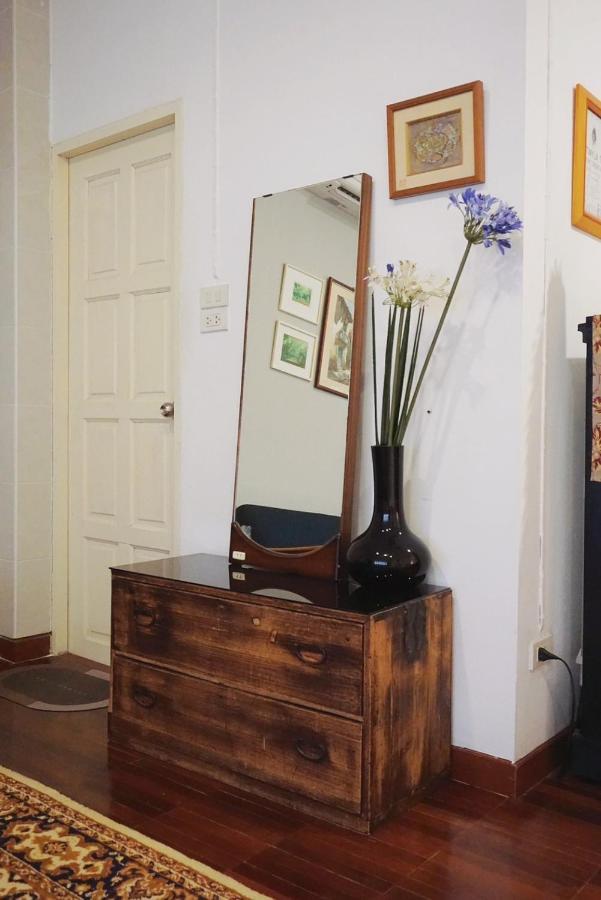 Manee Guesthouse And Record บ้านมานี Chiang Mai Exterior photo