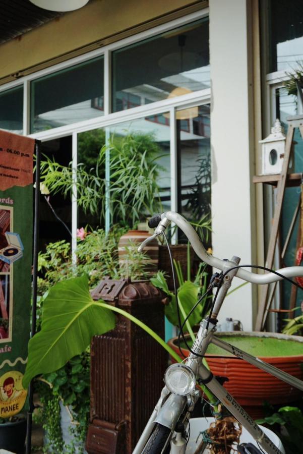 Manee Guesthouse And Record บ้านมานี Chiang Mai Exterior photo