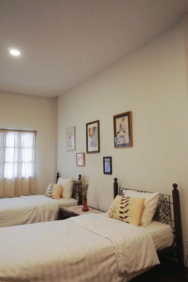 Manee Guesthouse And Record บ้านมานี Chiang Mai Exterior photo