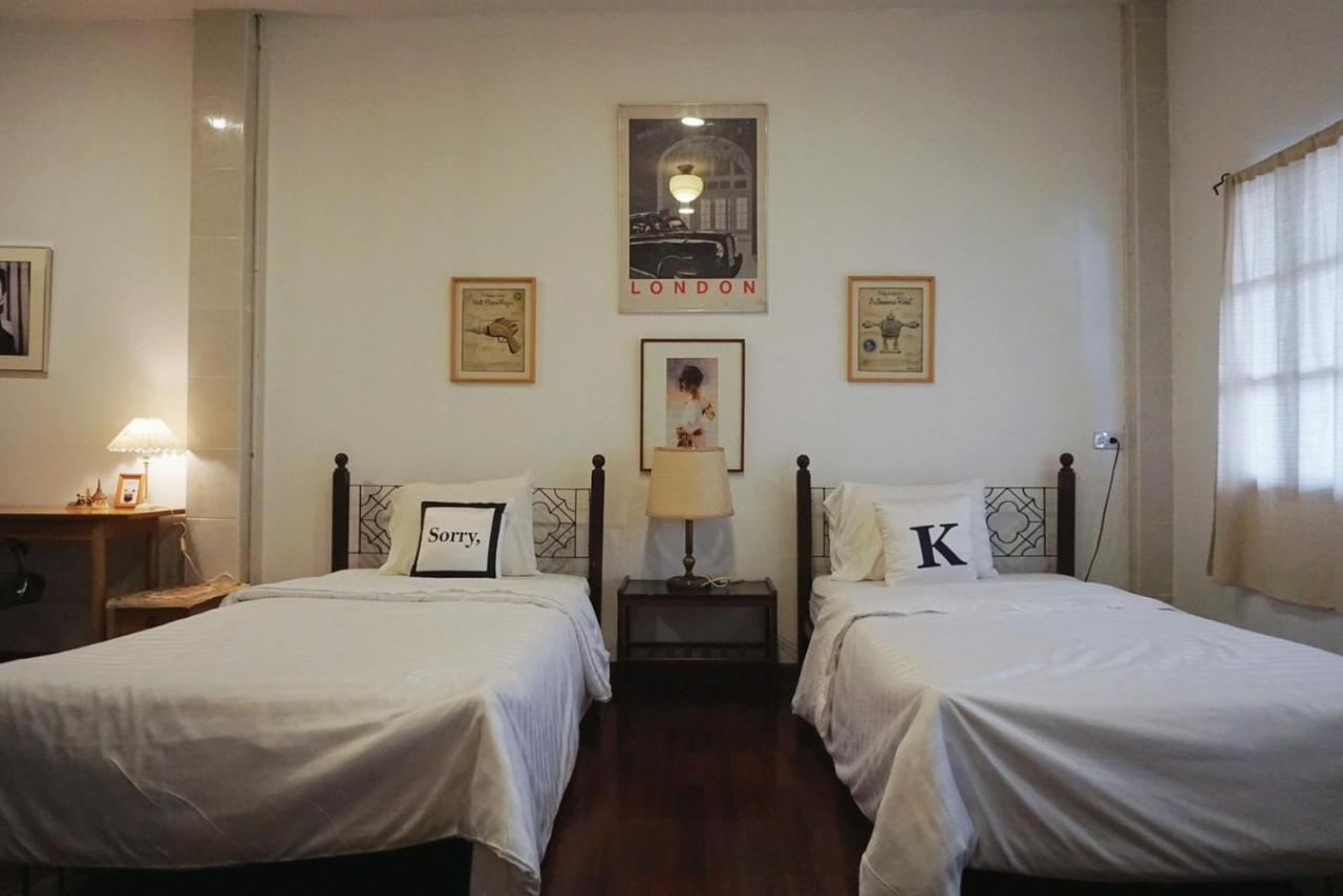 Manee Guesthouse And Record บ้านมานี Chiang Mai Exterior photo