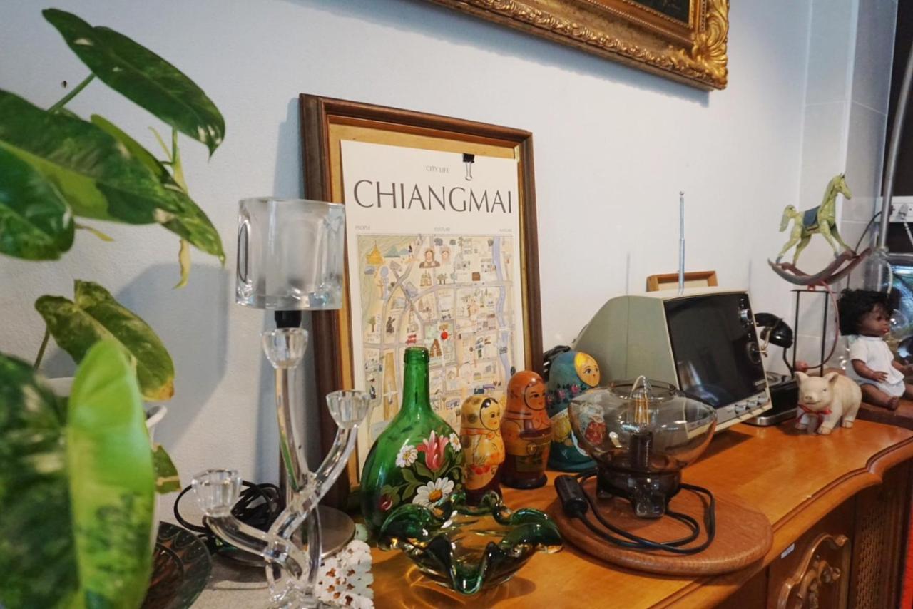 Manee Guesthouse And Record บ้านมานี Chiang Mai Exterior photo